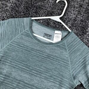 Patagonia Shirt Womens XS Green Striped Worn Wear Short Sleeve Athletic Top